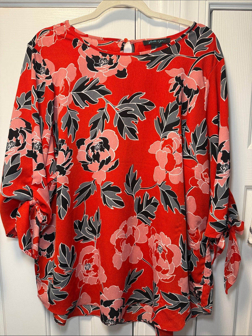 Faith & Zoe Red Floral Tie-Sleeve Blouse